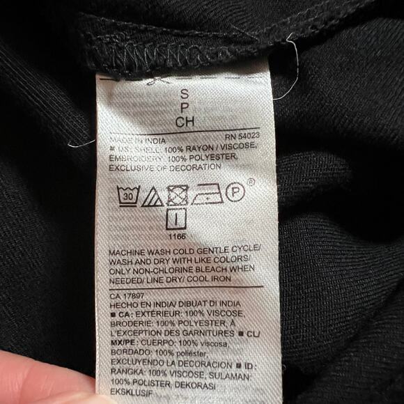 Old Navy Split Neck Embroidered Boho Blouse Size Small Minimalist Peasant - Picture 7 of 9